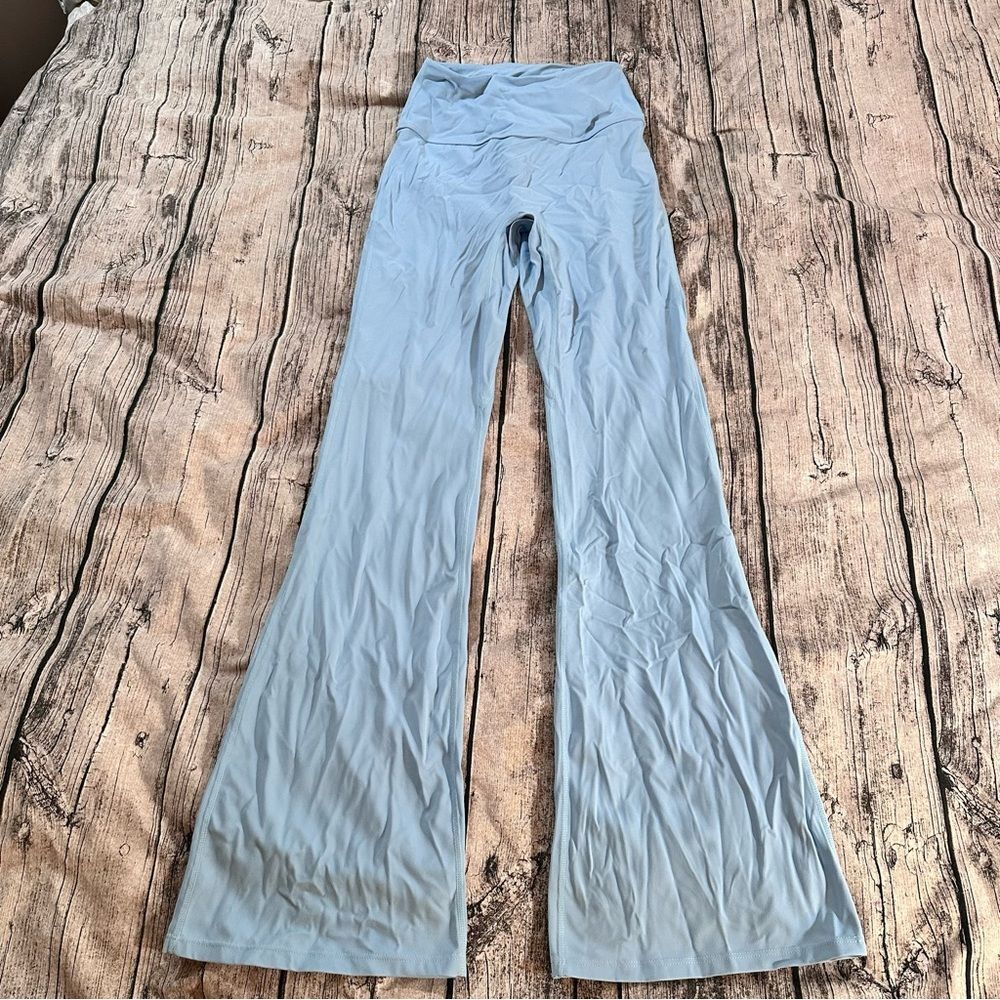 Halara Light Blue Flared Leggings; Rouching on Bum; High Rise; 31” inseam; Med